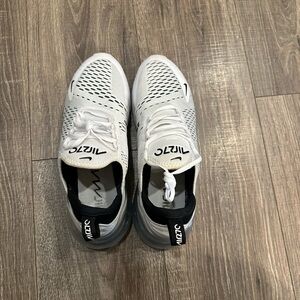 Nike Air 270 shoes